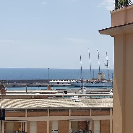 צ'יוויטווקיה Appartamenti Doria מראה חיצוני תמונה